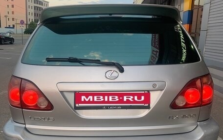 Lexus RX IV рестайлинг, 2000 год, 730 000 рублей, 5 фотография