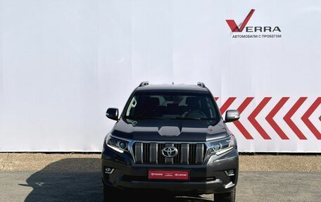 Toyota Land Cruiser Prado 150 рестайлинг 2, 2017 год, 4 140 000 рублей, 4 фотография