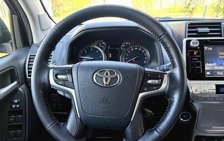 Toyota Land Cruiser Prado 150 рестайлинг 2, 2017 год, 4 140 000 рублей, 11 фотография