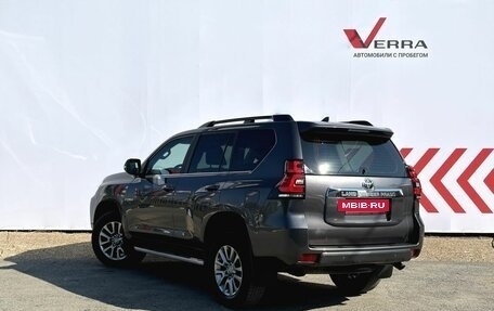 Toyota Land Cruiser Prado 150 рестайлинг 2, 2017 год, 4 140 000 рублей, 3 фотография