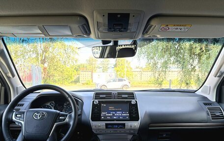 Toyota Land Cruiser Prado 150 рестайлинг 2, 2017 год, 4 140 000 рублей, 13 фотография