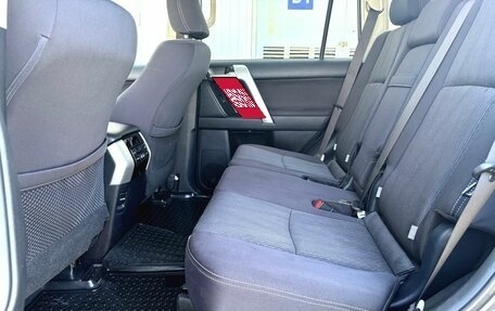 Toyota Land Cruiser Prado 150 рестайлинг 2, 2017 год, 4 140 000 рублей, 17 фотография