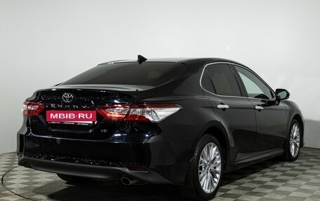 Toyota Camry, 2018 год, 2 275 000 рублей, 6 фотография