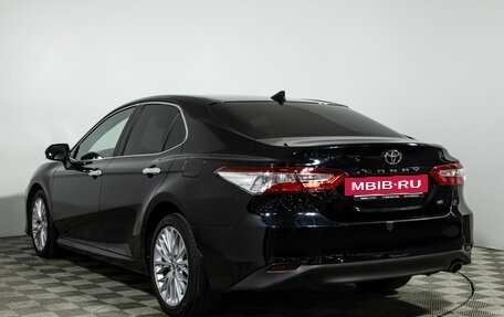 Toyota Camry, 2018 год, 2 275 000 рублей, 8 фотография
