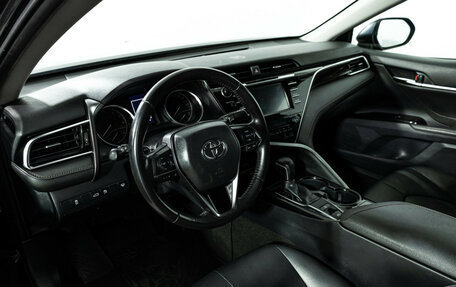 Toyota Camry, 2018 год, 2 275 000 рублей, 12 фотография