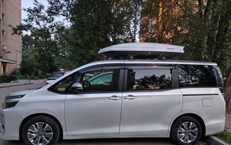 Toyota Voxy III, 2016 год, 1 650 000 рублей, 10 фотография