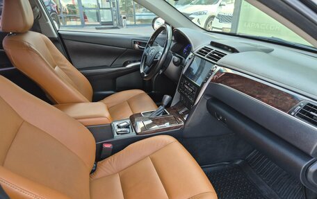 Toyota Camry, 2017 год, 2 279 000 рублей, 10 фотография