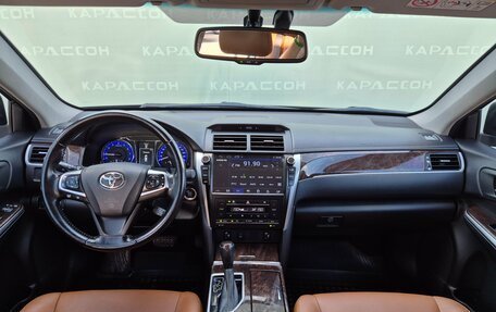 Toyota Camry, 2017 год, 2 279 000 рублей, 6 фотография