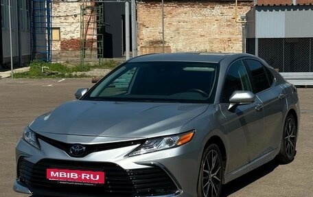 Toyota Camry, 2021 год, 3 900 000 рублей, 1 фотография