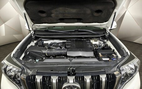 Toyota Land Cruiser Prado 150 рестайлинг 2, 2017 год, 4 550 000 рублей, 10 фотография