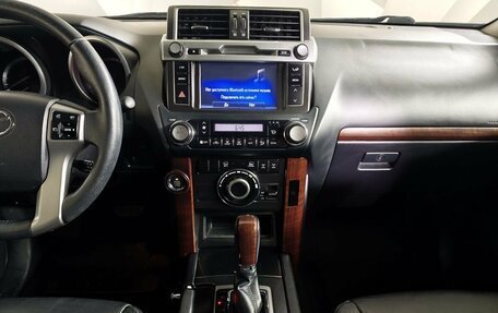 Toyota Land Cruiser Prado 150 рестайлинг 2, 2017 год, 4 550 000 рублей, 13 фотография