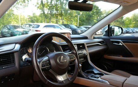 Lexus RX IV рестайлинг, 2017 год, 3 750 000 рублей, 15 фотография