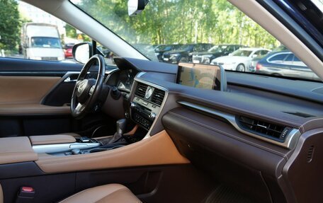 Lexus RX IV рестайлинг, 2017 год, 3 750 000 рублей, 29 фотография