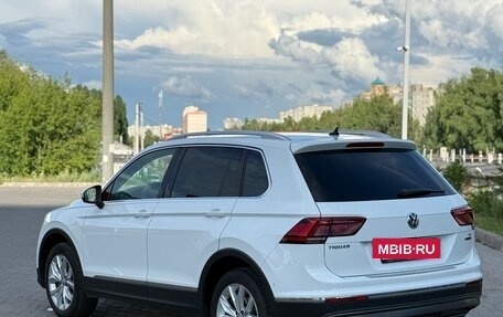Volkswagen Tiguan II, 2017 год, 2 200 000 рублей, 3 фотография