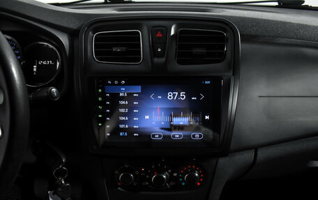 Renault Logan II, 2020 год, 899 000 рублей, 17 фотография
