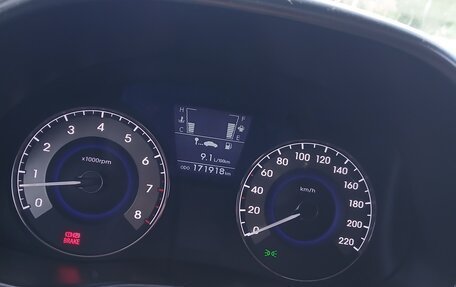 Hyundai Solaris II рестайлинг, 2011 год, 735 000 рублей, 8 фотография