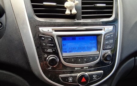 Hyundai Solaris II рестайлинг, 2012 год, 480 000 рублей, 7 фотография
