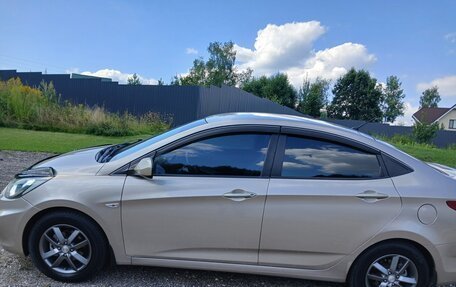 Hyundai Solaris II рестайлинг, 2011 год, 735 000 рублей, 2 фотография