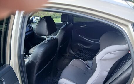 Hyundai Solaris II рестайлинг, 2011 год, 735 000 рублей, 12 фотография