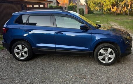 Skoda Karoq I, 2021 год, 2 200 000 рублей, 3 фотография