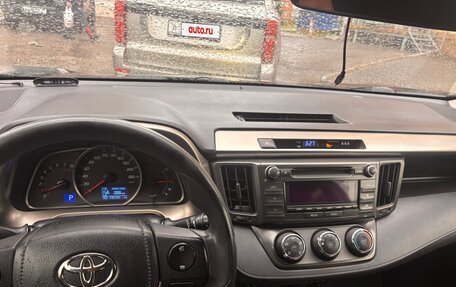Toyota RAV4, 2015 год, 1 800 000 рублей, 8 фотография