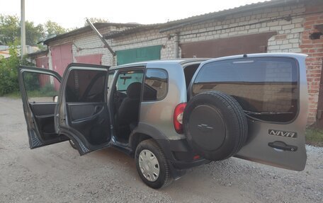 Chevrolet Niva I рестайлинг, 2011 год, 310 000 рублей, 7 фотография