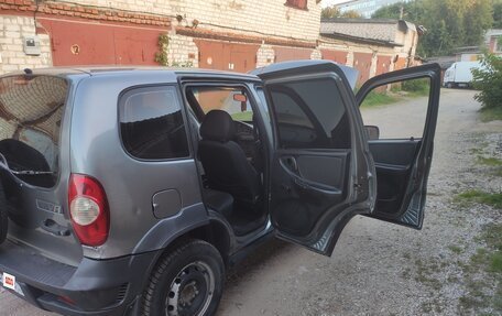 Chevrolet Niva I рестайлинг, 2011 год, 310 000 рублей, 16 фотография
