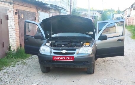 Chevrolet Niva I рестайлинг, 2011 год, 310 000 рублей, 24 фотография