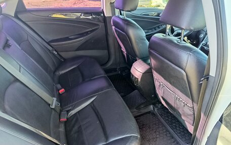 Hyundai Sonata VI, 2012 год, 990 000 рублей, 7 фотография
