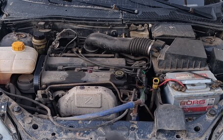 Ford Focus IV, 2001 год, 130 000 рублей, 1 фотография