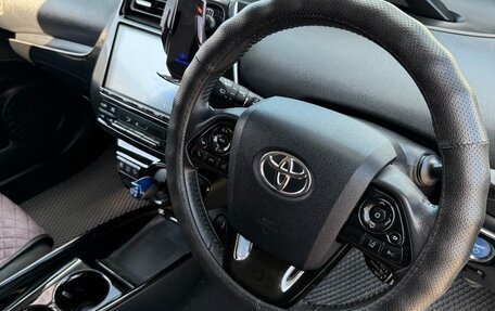 Toyota Prius IV XW50, 2017 год, 1 700 000 рублей, 6 фотография