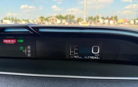 Toyota Prius IV XW50, 2017 год, 1 700 000 рублей, 8 фотография