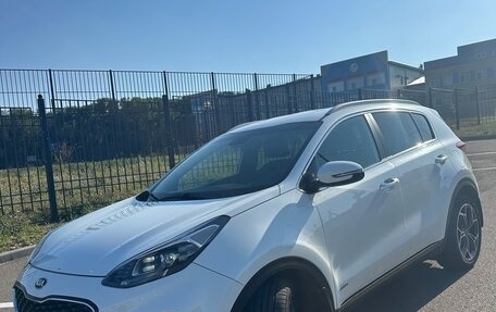 KIA Sportage IV рестайлинг, 2018 год, 2 550 000 рублей, 2 фотография