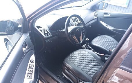 Hyundai Solaris II рестайлинг, 2015 год, 875 000 рублей, 14 фотография