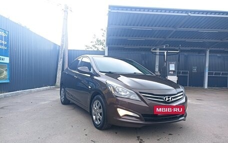 Hyundai Solaris II рестайлинг, 2015 год, 875 000 рублей, 5 фотография