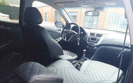 Hyundai Solaris II рестайлинг, 2015 год, 875 000 рублей, 17 фотография