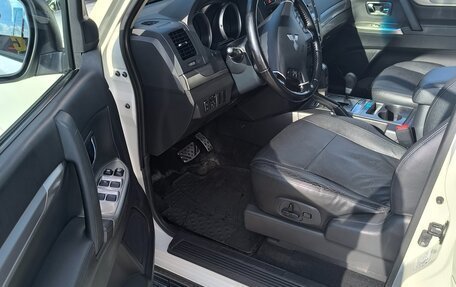 Mitsubishi Pajero IV, 2013 год, 2 150 000 рублей, 6 фотография