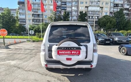 Mitsubishi Pajero IV, 2013 год, 2 150 000 рублей, 9 фотография