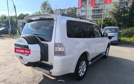 Mitsubishi Pajero IV, 2013 год, 2 150 000 рублей, 10 фотография