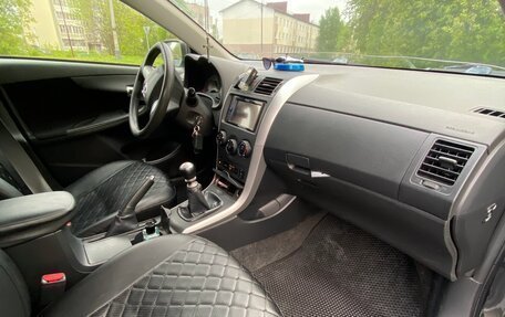 Toyota Corolla, 2011 год, 900 000 рублей, 8 фотография