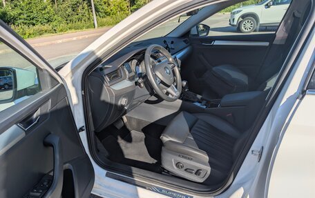 Skoda Superb III рестайлинг, 2018 год, 2 150 000 рублей, 14 фотография