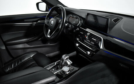 BMW 5 серия, 2018 год, 2 490 000 рублей, 15 фотография