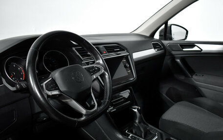 Volkswagen Tiguan II, 2021 год, 2 235 000 рублей, 10 фотография