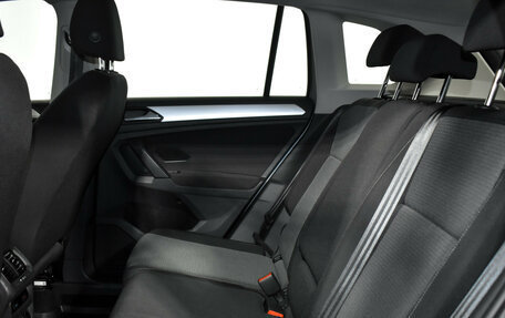 Volkswagen Tiguan II, 2021 год, 2 235 000 рублей, 13 фотография