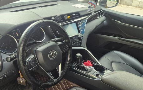 Toyota Camry, 2021 год, 1 700 000 рублей, 12 фотография