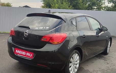 Opel Astra J, 2011 год, 605 000 рублей, 1 фотография
