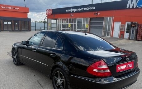 Mercedes-Benz E-Класс, 2003 год, 950 000 рублей, 3 фотография