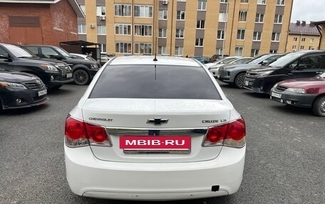 Chevrolet Cruze II, 2011 год, 570 000 рублей, 3 фотография