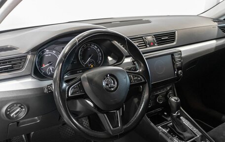 Skoda Superb III рестайлинг, 2016 год, 1 800 000 рублей, 5 фотография