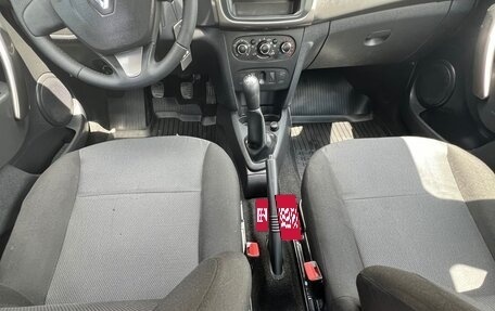 Renault Logan II, 2015 год, 700 000 рублей, 7 фотография